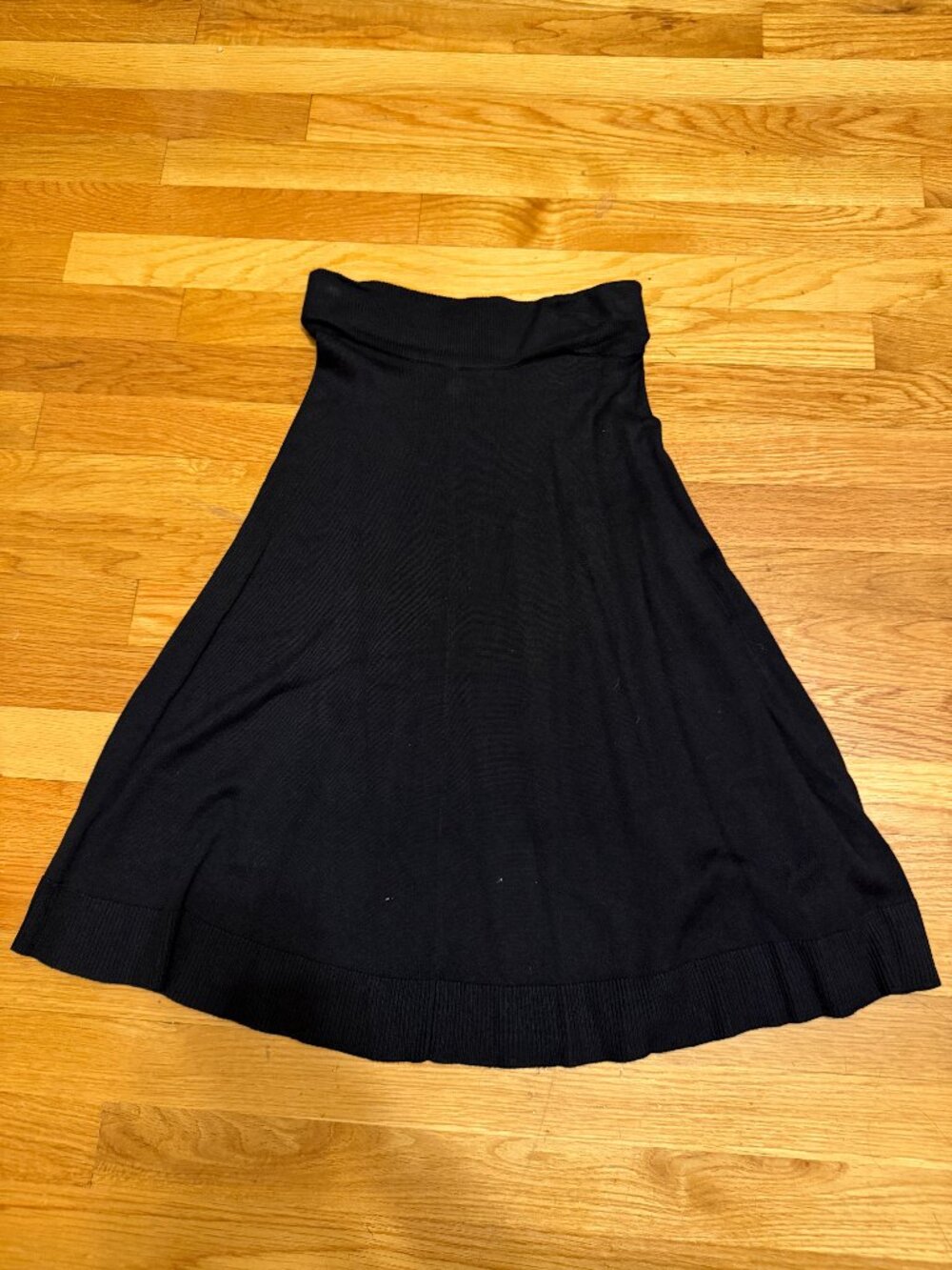 Mur Knit  Knee-Length Skirt